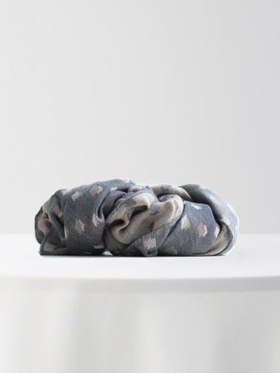 [아르메오디] 오버랩 큐브 포인트 머플러 GSIMF017JN