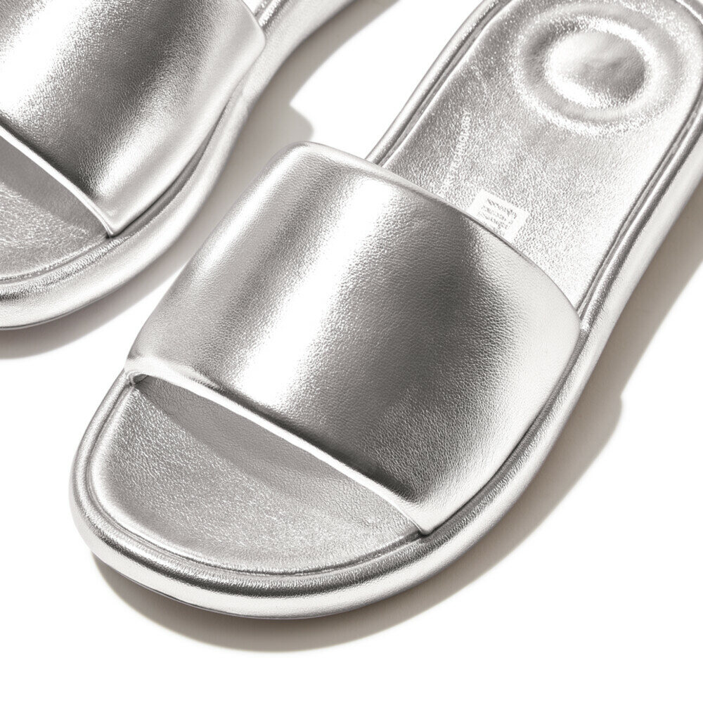 IQUSHION-D-LUXE-PADDED-METALLIC-LEATHER-SLIDES-SILVER_HT3-011_2.jpg