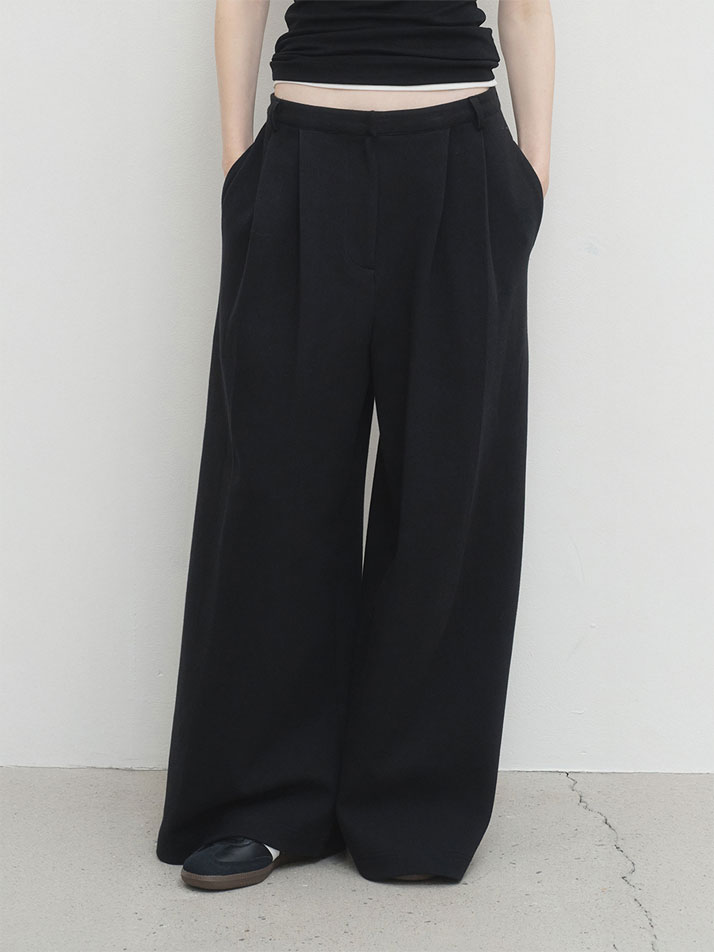 터크 와이드 쿠션 슬랙스