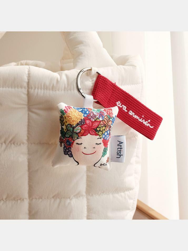 쿠션키링 Happy / 에바 알머슨(Eva Armisen)