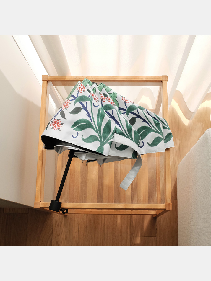 양우산 Floral Wallpaper Design with Tulips / 윌리엄 모리스(William Morris)