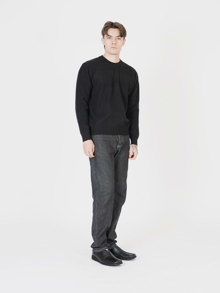 Soft Hazzy Wool Round Knit (Black)