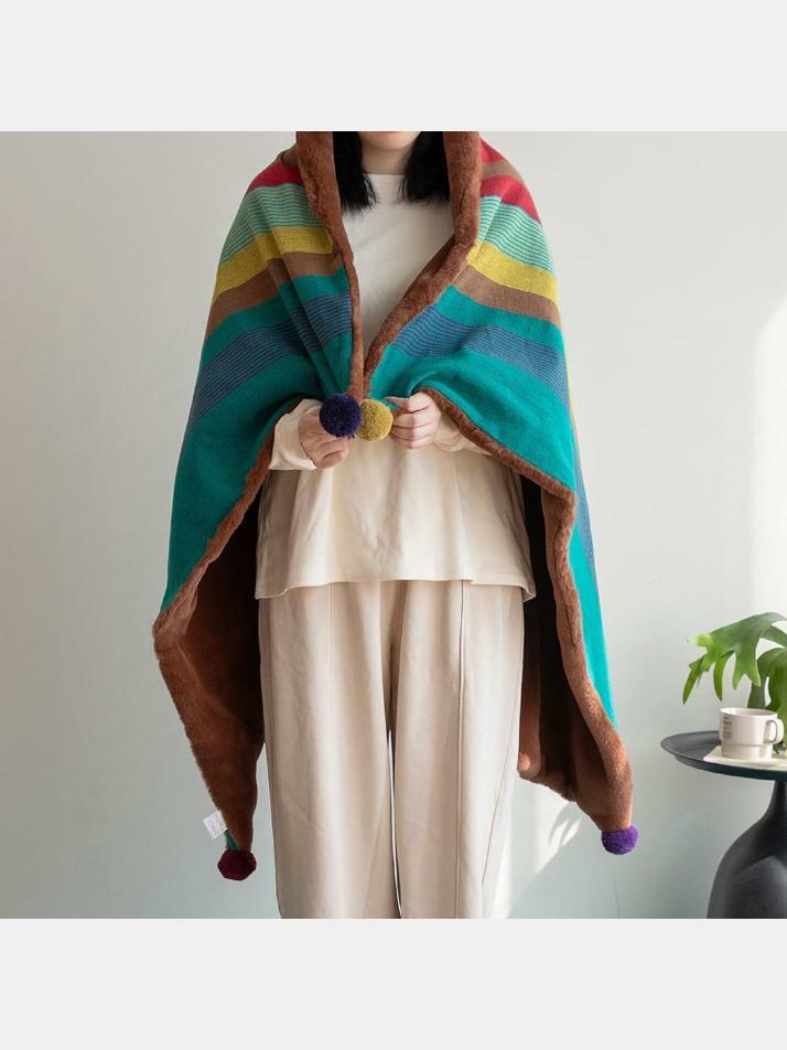 극세사 벨보아 니트방울 블랭킷 피콕스윙