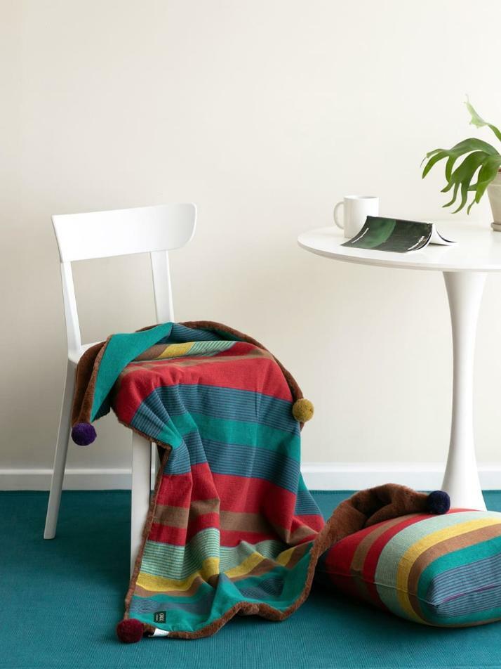 극세사 벨보아 니트방울 블랭킷 피콕스윙