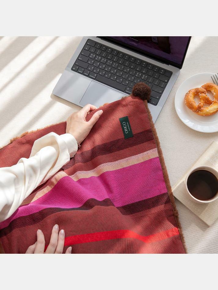 극세사 벨보아 니트방울 블랭킷 다알리아레드