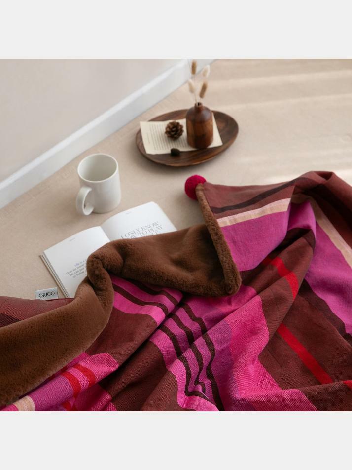 극세사 벨보아 니트방울 블랭킷 다알리아레드