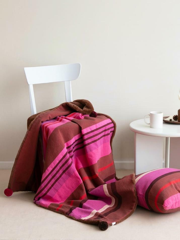 극세사 벨보아 니트방울 블랭킷 다알리아레드