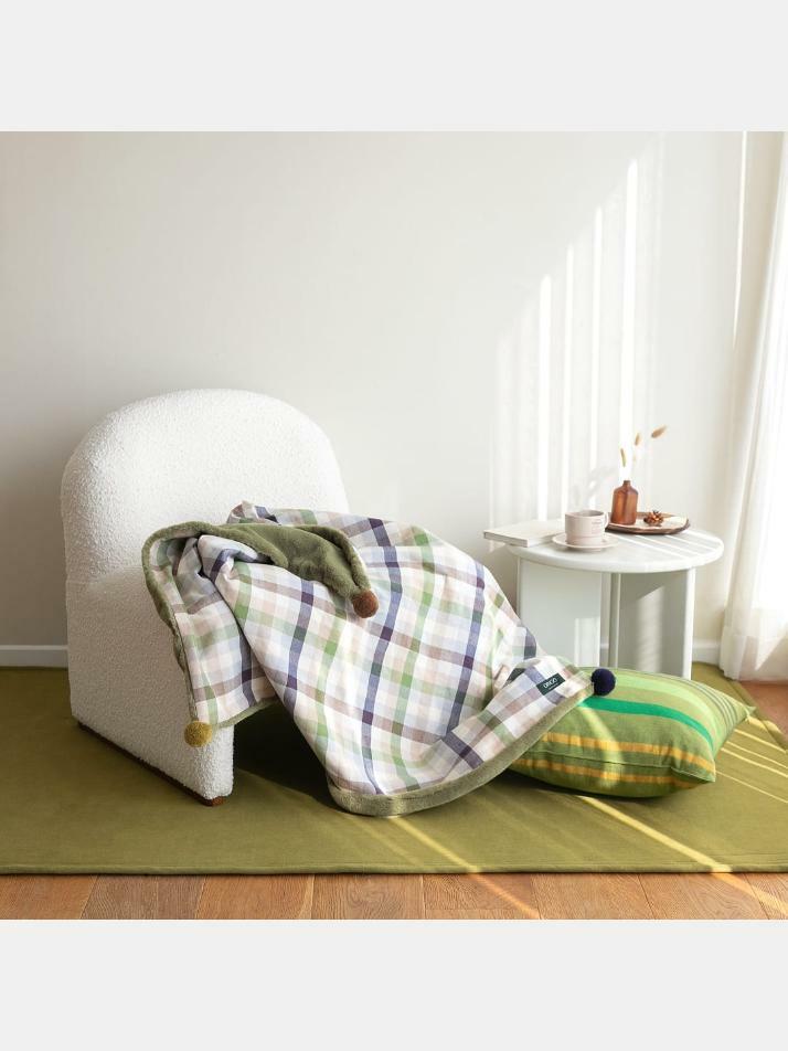 극세사 벨보아 니트방울 블랭킷 윌로우 체크