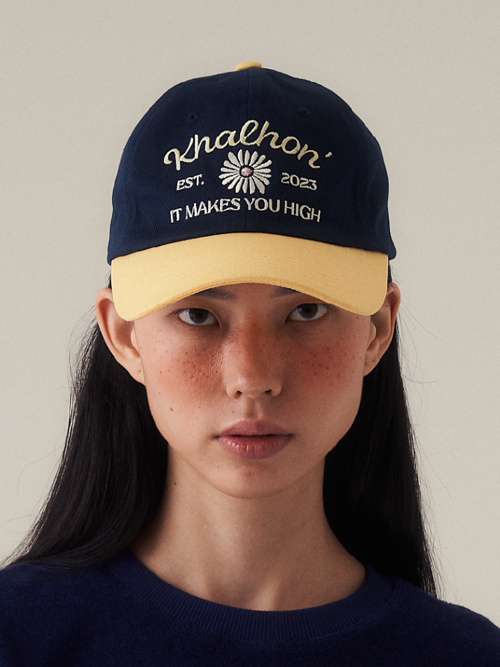 Flower cap lettering (lemon)