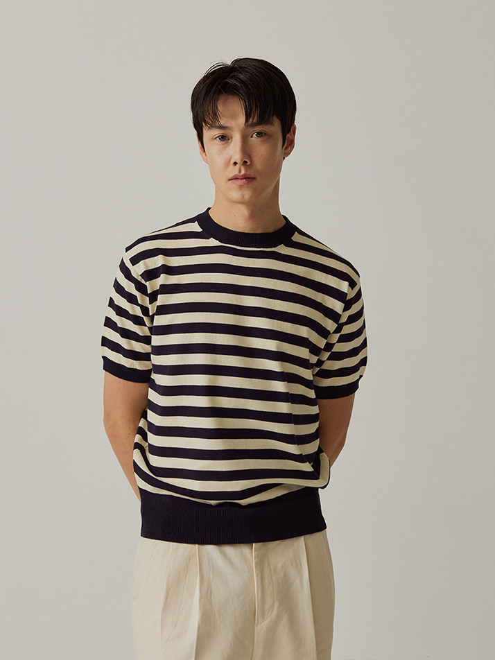 Essential Short Sleeve Round Knit (Navy/Ivory)