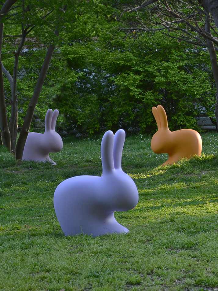 퀴부 래빗 체어 라지 토끼 의자 라이트블루 Qeeboo Rabbit Chair Light Blue