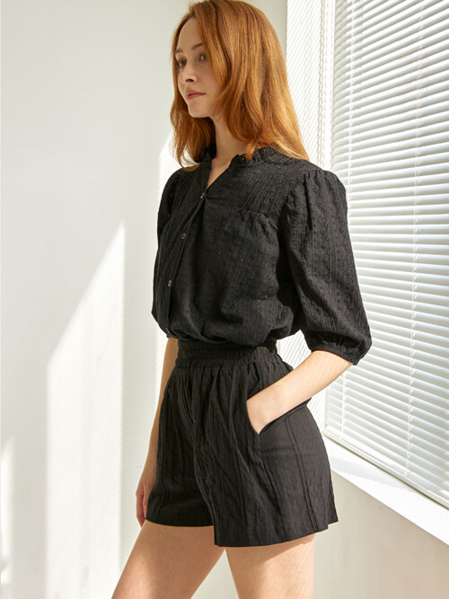 licot shorts (caviar black)