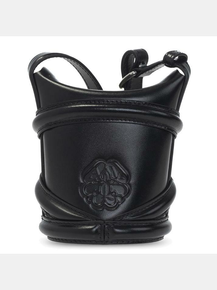 [알렉산더맥퀸] 24SS 로고 커브 마이크로 버킷백 682683 1YBA7 1000