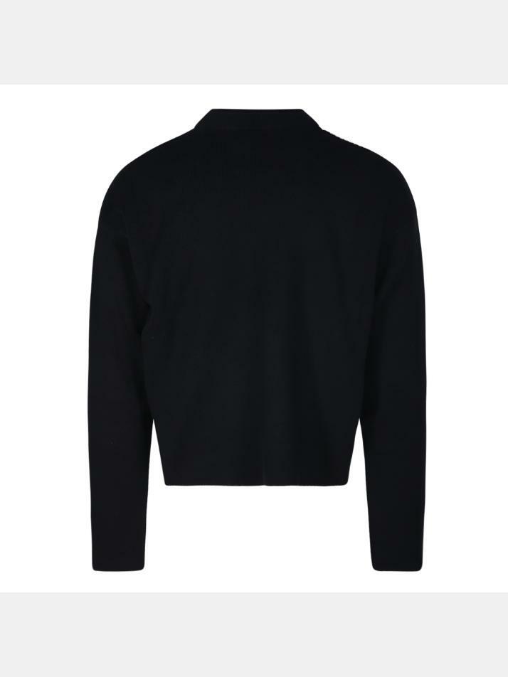 [아미] 24FW 스몰 로고 자수 니트 UKS046 KN0042 001