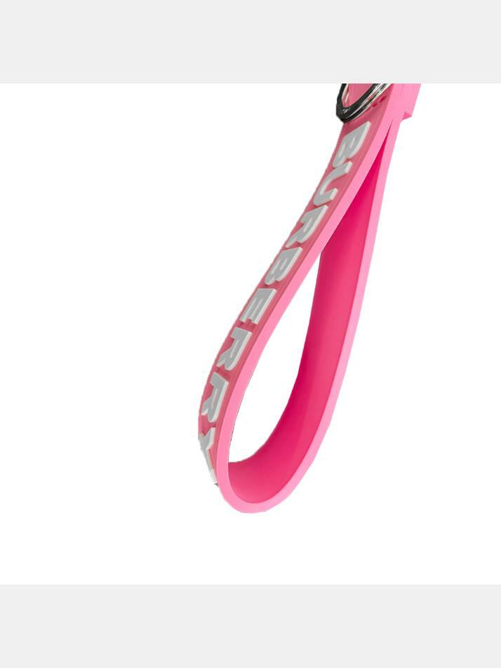 [버버리] 23FW 로고 만조니 루버 키링 버블검 핑크 8071076