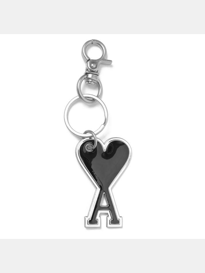 [아미] 24FW 하트 로고 키링 블랙 UKR906 363 001
