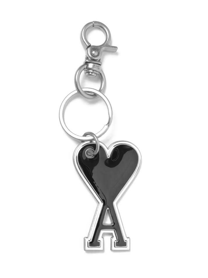 [아미] 24FW 하트 로고 키링 블랙 UKR906 363 001