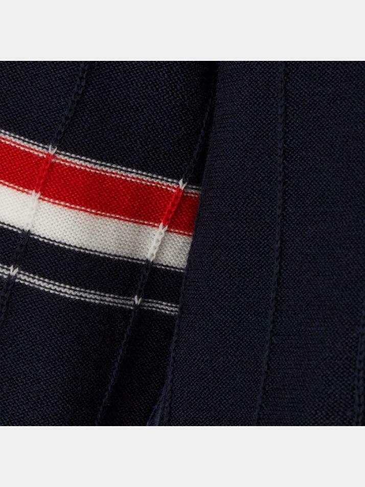 [톰브라운] 24SS 릴렉스핏 브이넥 가디건 MKC519A Y1002 415