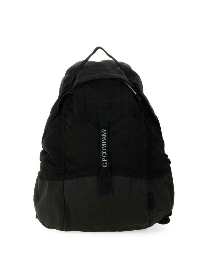 [CP 컴퍼니] 25SS 로고 나일론 백팩 블랙 18CMAC230A 005269G 999