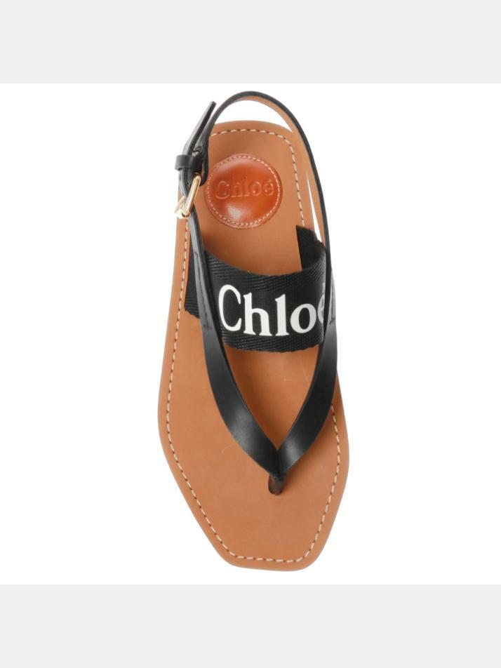 [끌로에] 25SS 우디 로고 스트랩 샌들 블랙 CHC20U32708 001