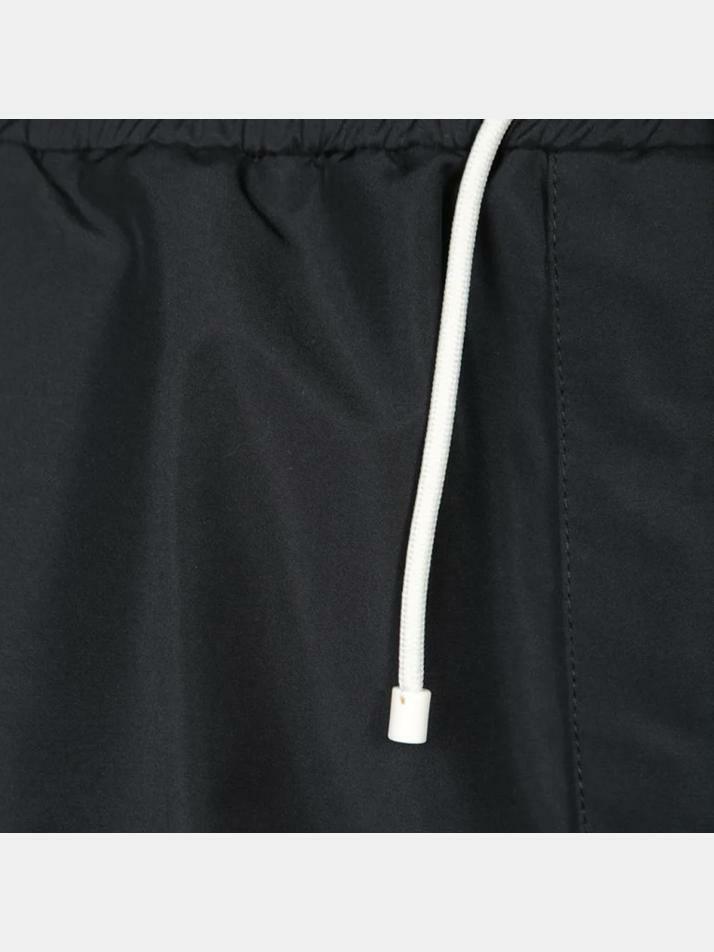 [브루넬로 쿠치넬리] 25SS 로고 스윔 숏팬츠 블랙 MW817043 C101