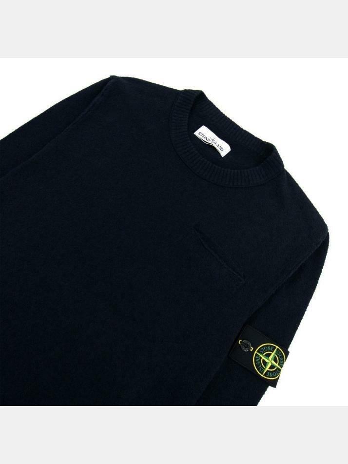 [스톤 아일랜드] 14주년 와펜 포켓 니트 네이비 6815523B5 V0020