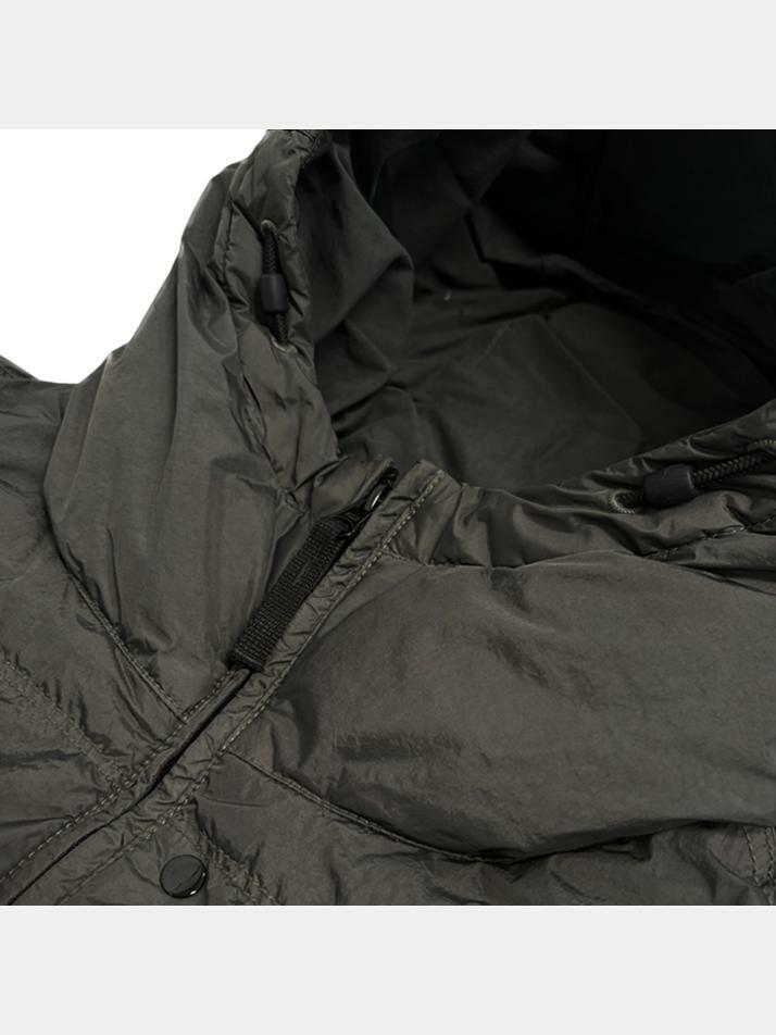 [스톤 아일랜드] 25FW 크링클 랩스 후드 패딩 그레이 K2S15 4100011 S0A23 V0062