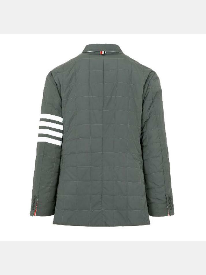 [톰브라운] 24FW 사선 다운필 패딩 매드그레이 MJD088X 07259 035