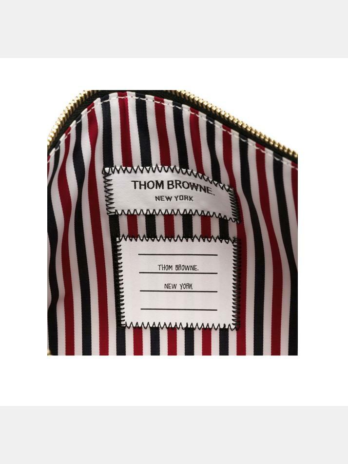 [톰브라운] 25FW 페블그레인 스몰 클러치백 블랙 MAC019L 00198 001