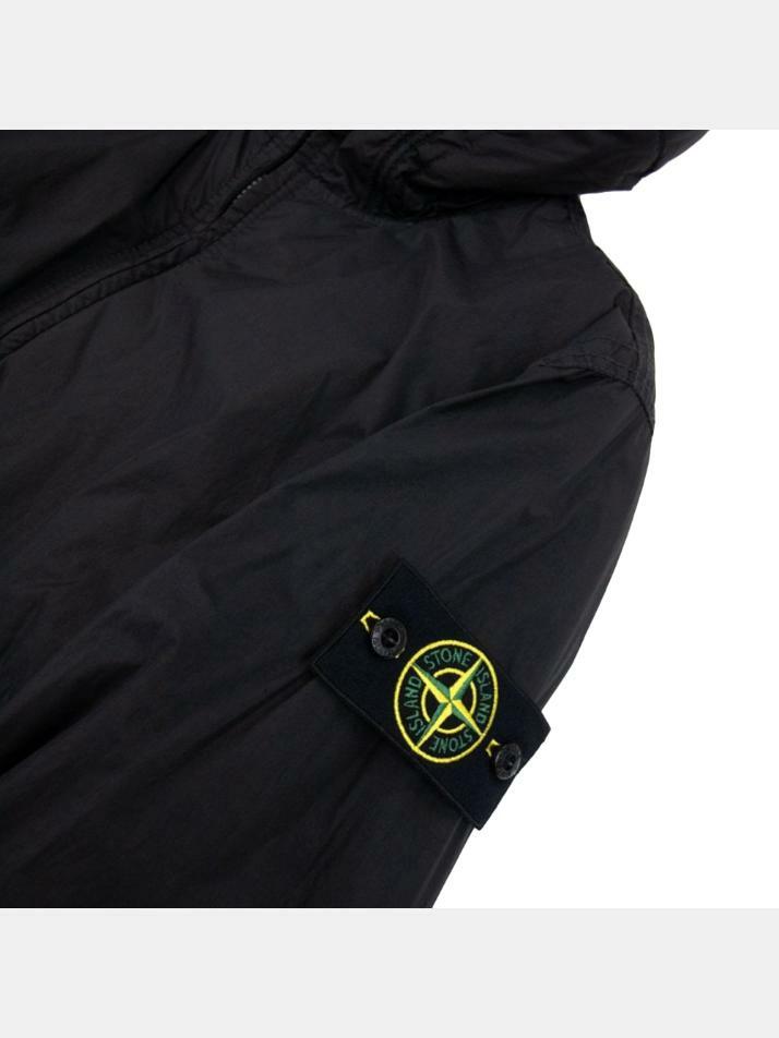 [스톤 아일랜드] 25FW 가먼트다이 크링클 랩스 프리마로프트 후드자켓 블랙 K2S15 4100013 S0A23 V0029