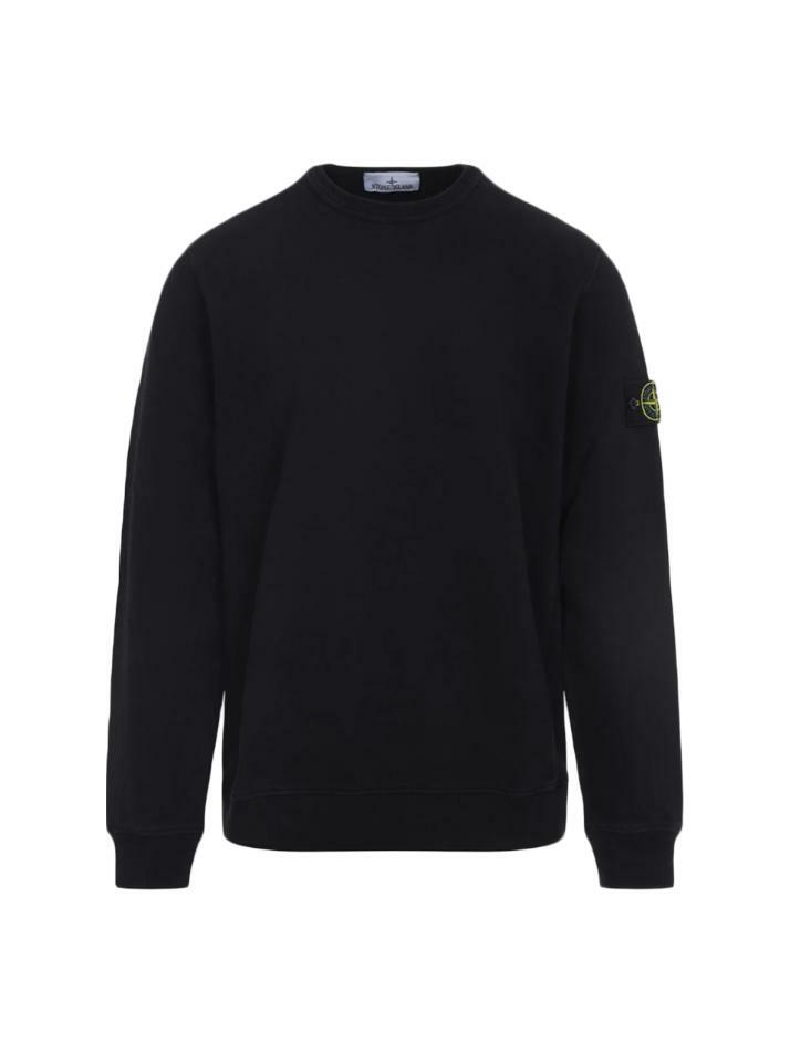 [스톤 아일랜드] 25FW 와펜 브러시드 코튼 맨투맨 블랙 K2S15 6100028 S0A20 V0029