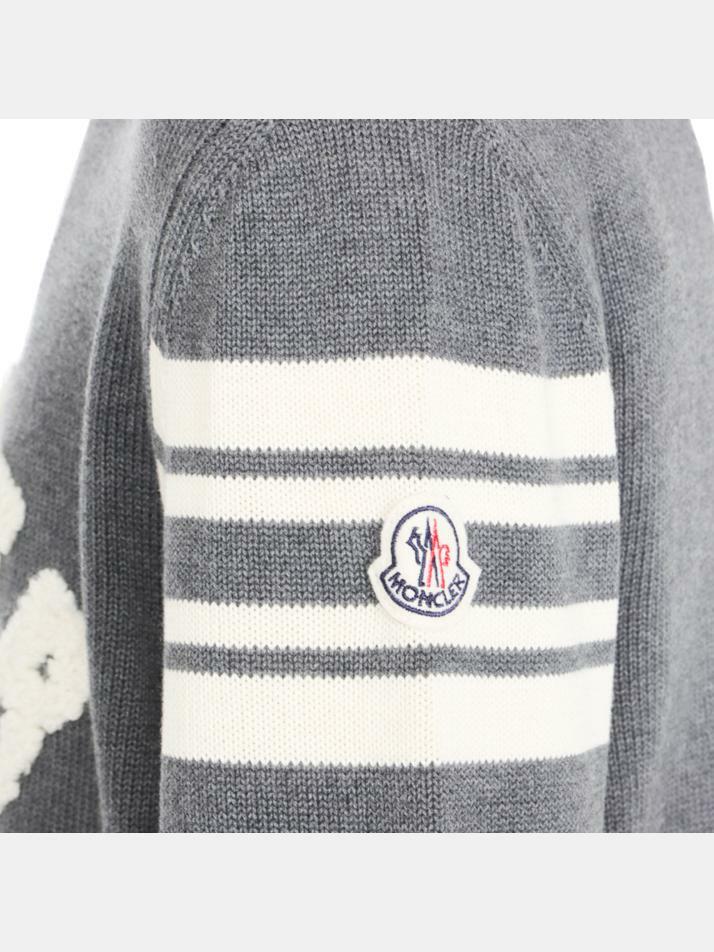 [몽클레어] 25FW 부클 레터링 로고 패치 니트 그레이 9C000 09 M1367 930