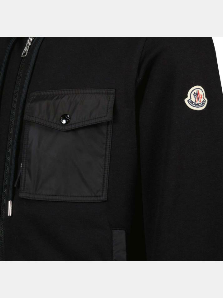 [몽클레어] 25FW 로고 패치 원 포켓 후드집업 블랙 8G000 72 89A8F 999