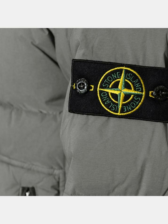 [스톤 아일랜드] 25FW 와펜 심리스 터널 나일론 패딩자켓 그레이 K2S15 4100039 S0028 V006B
