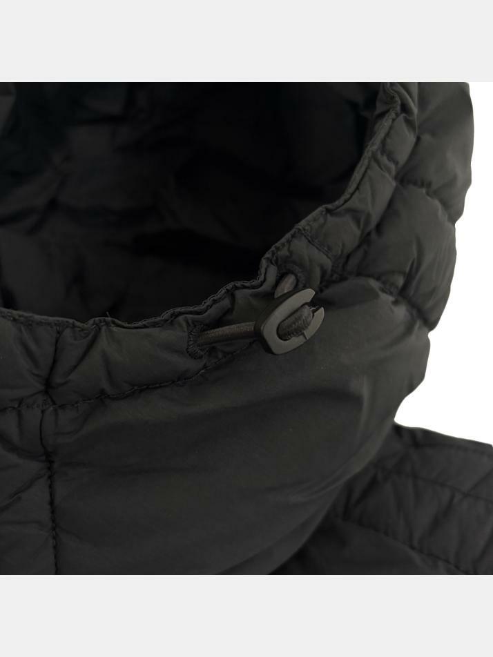[스톤 아일랜드] 25FW 와펜 심리스 터널 나일론 후드 패딩자켓 블랙 K2S15 4100040 S0028 V0029