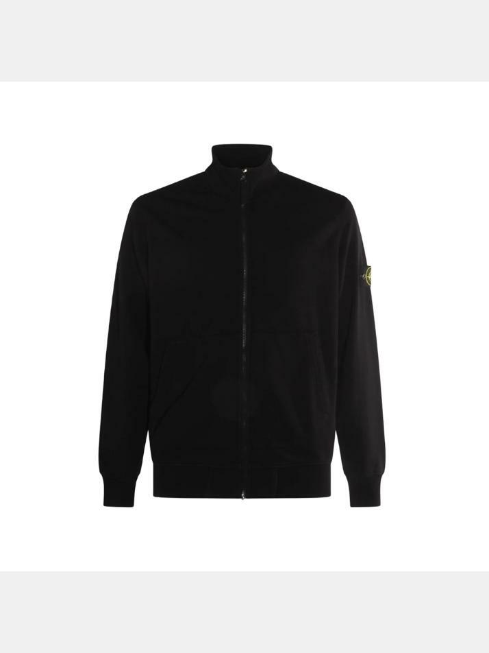[스톤 아일랜드] 25FW 와펜 패치 집업 블랙 K2S15 6100063 S0051 V0029