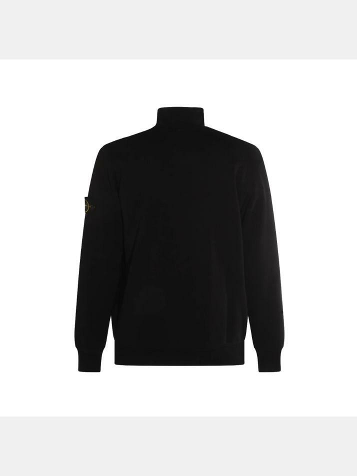 [스톤 아일랜드] 25FW 와펜 패치 집업 블랙 K2S15 6100063 S0051 V0029