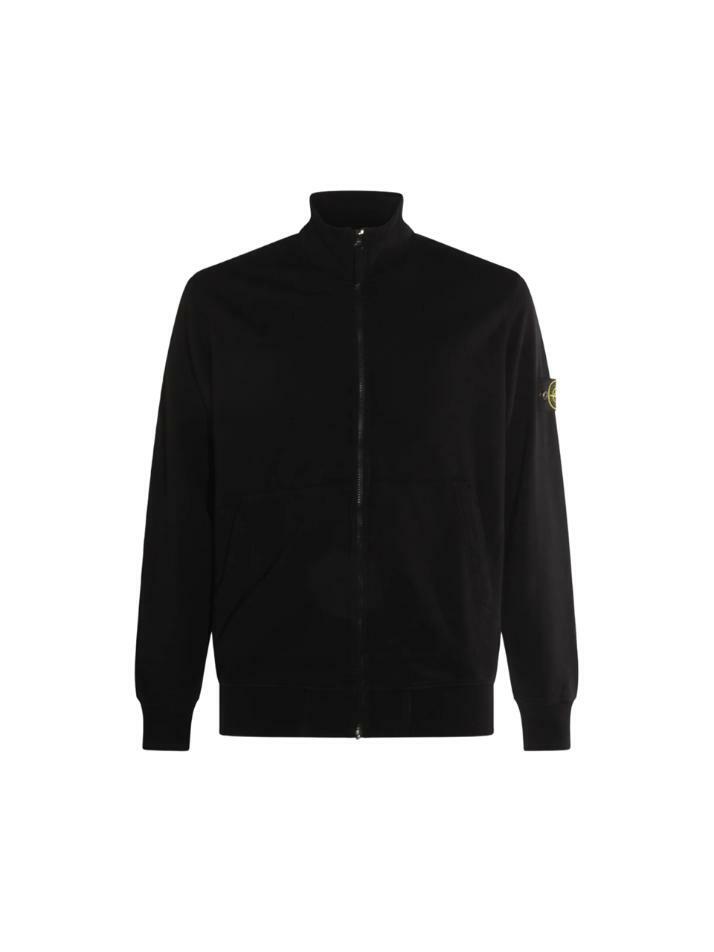 [스톤 아일랜드] 25FW 와펜 패치 집업 블랙 K2S15 6100063 S0051 V0029