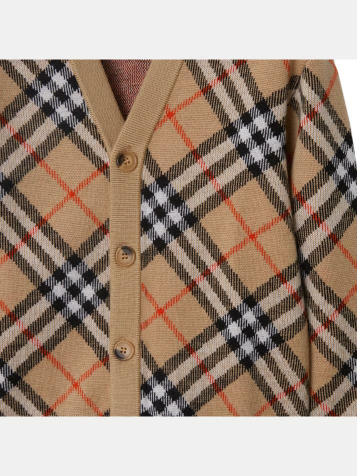 [버버리] 25FW 키즈 빈티지 체크 브이넥 울 가디건 샌드 8104300