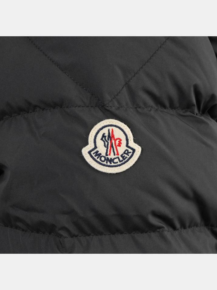 [몽클레어] 25FW 몬트브로크 MONTBROCQ 로고 패치 후드 패딩 자켓 블랙 1A002 24 597YW 999