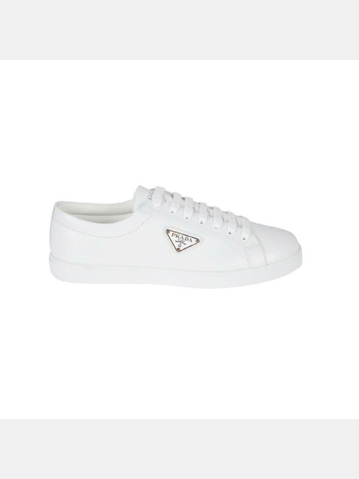[프라다] 25FW 삼각로고 브러시드 로우탑 스니커즈 화이트 2EE376 3F0E F0009