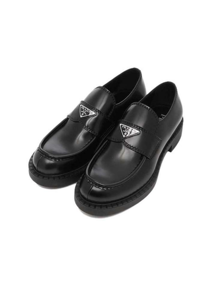 [프라다] 25FW 삼각로고 브러시드 로퍼 블랙 2DE127 055 F0002