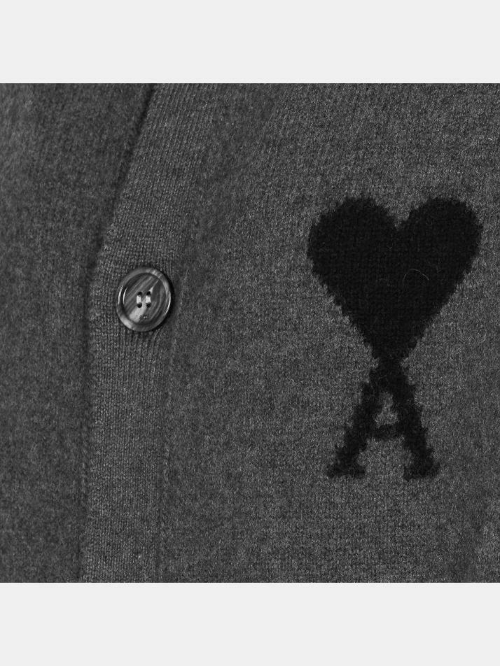 [아미] 25FW 하트 로고 울 가디건 다크그레이 UKC368 018 0504