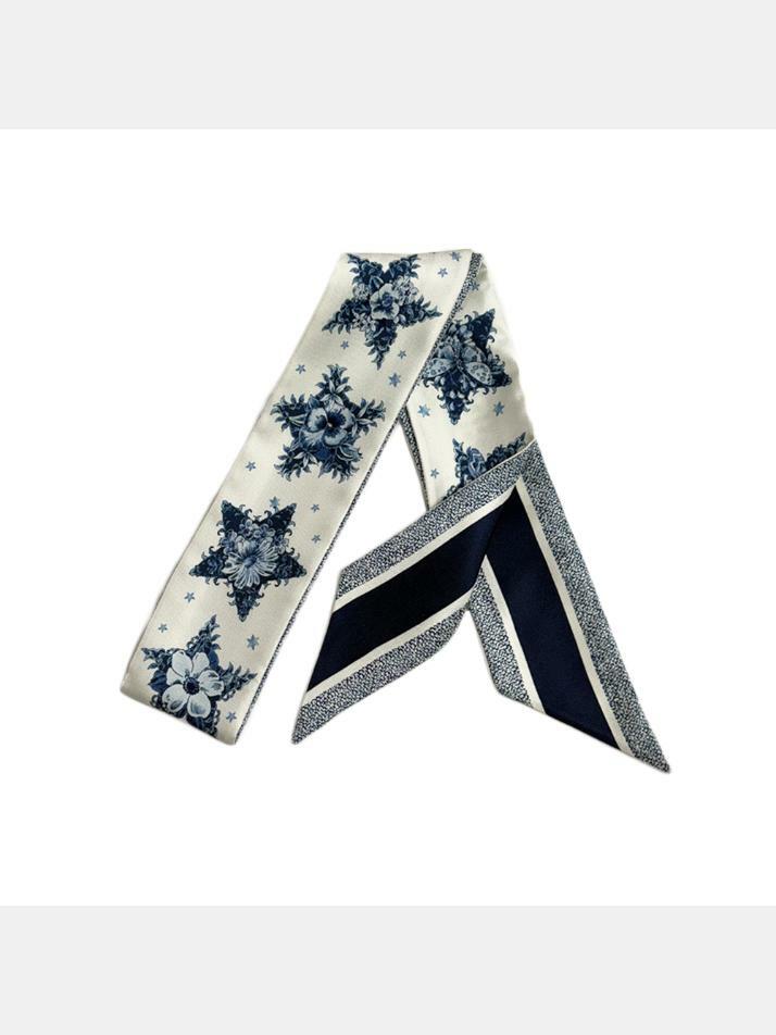 [크리스챤디올] 26SS 플라워 스타 미차 실크 스카프 화이트/네이비 55LKY106I610 506