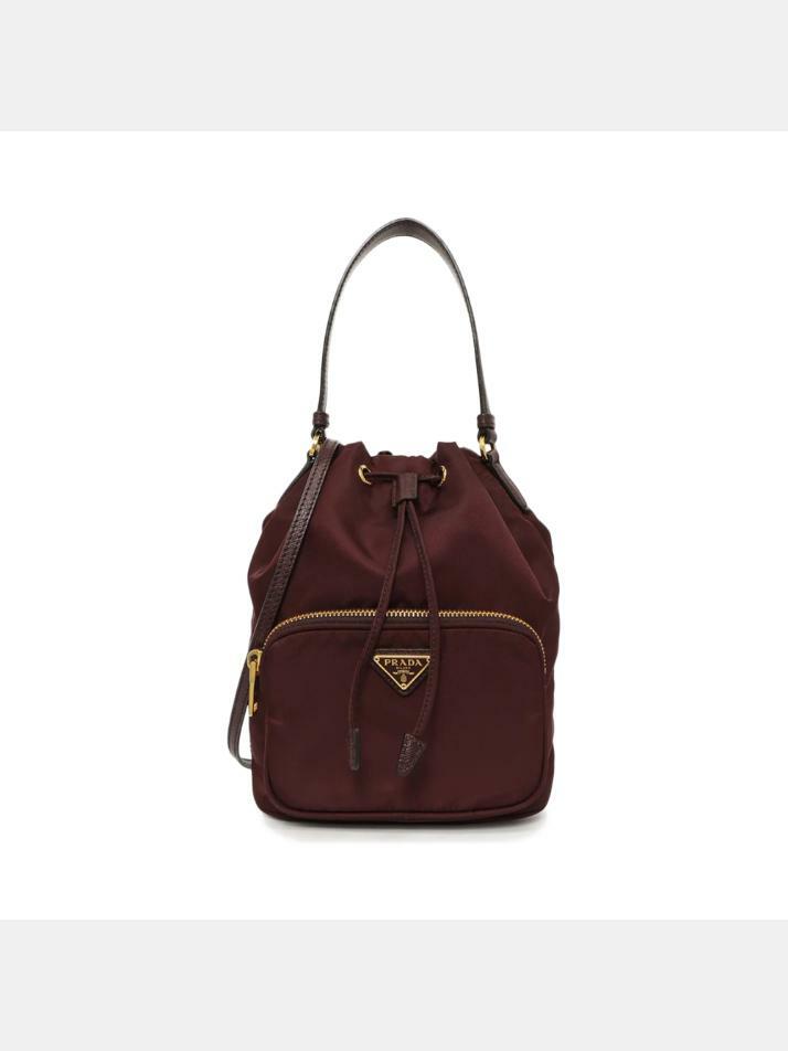 [프라다] 26SS 금장로고 듀엣 나일론 버킷백 버건디 1BH038 RV44 F0007