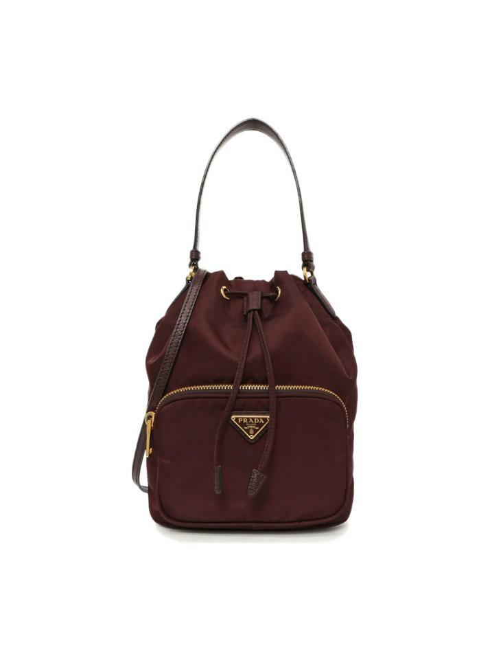 [프라다] 26SS 금장로고 듀엣 나일론 버킷백 버건디 1BH038 RV44 F0007