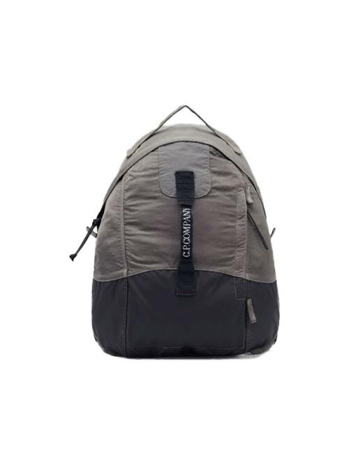 [CP 컴퍼니] 25FW 로고 나일론 백팩 차콜그레이 19CMAC115A 005269G 921