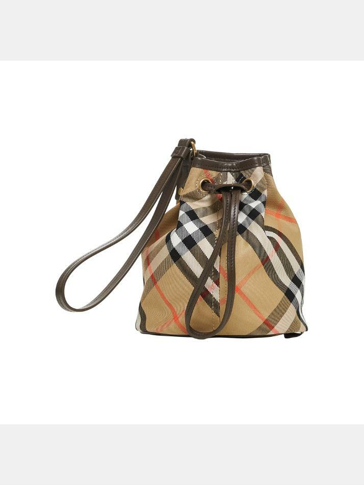 [버버리] 26SS 에센셜 드로스트링 파우치 버킷백 샌드 8093916