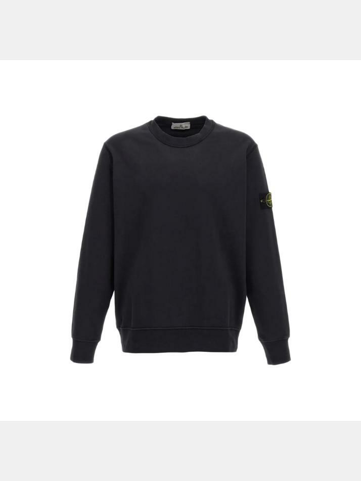 [스톤 아일랜드] 26SS 와펜 맨투맨 블랙 L1S15 6100060 S0051 V0029