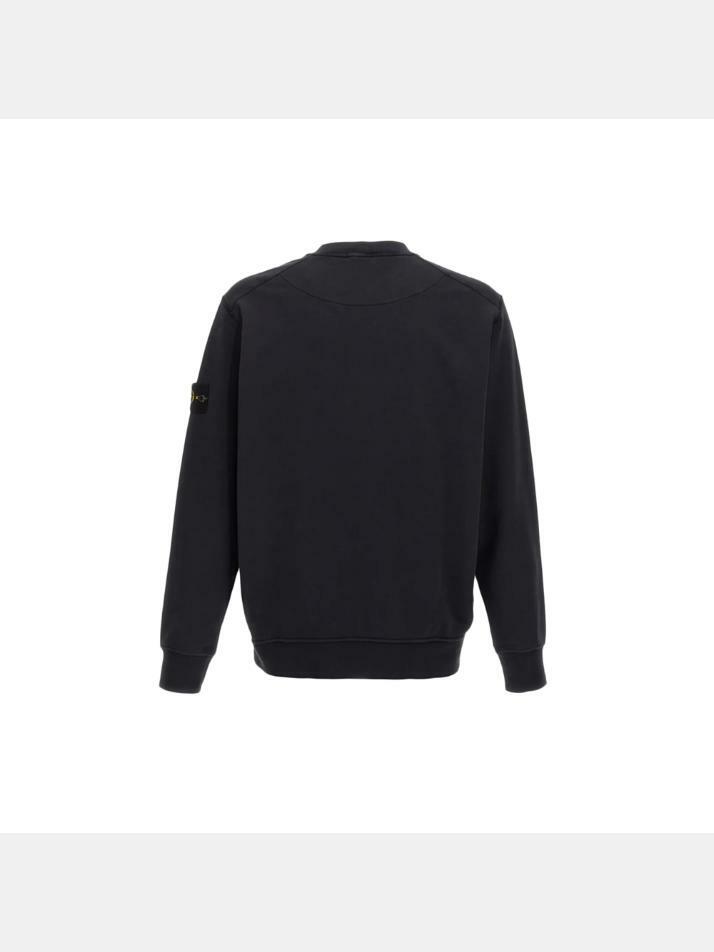 [스톤 아일랜드] 26SS 와펜 맨투맨 블랙 L1S15 6100060 S0051 V0029